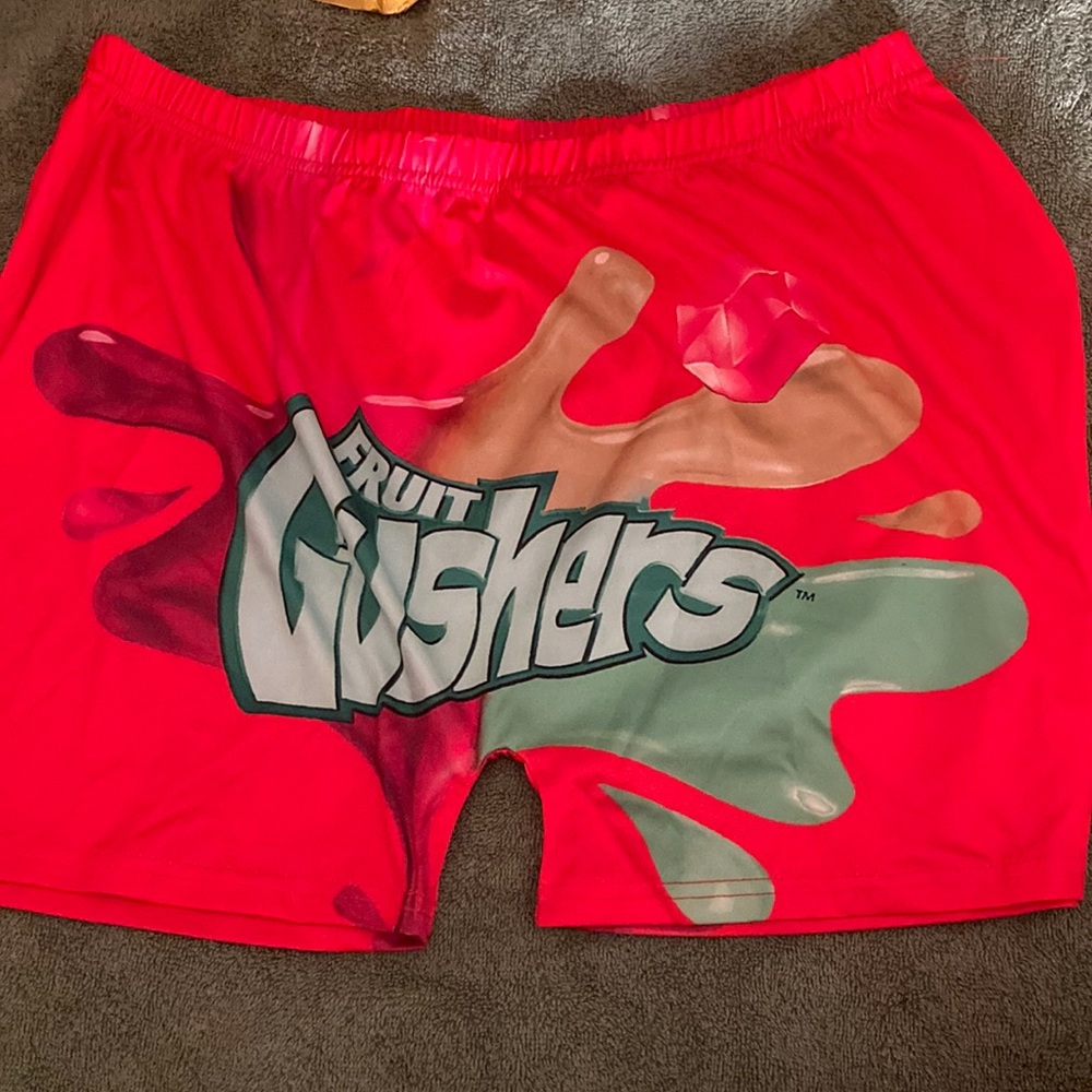 Snack shorts red